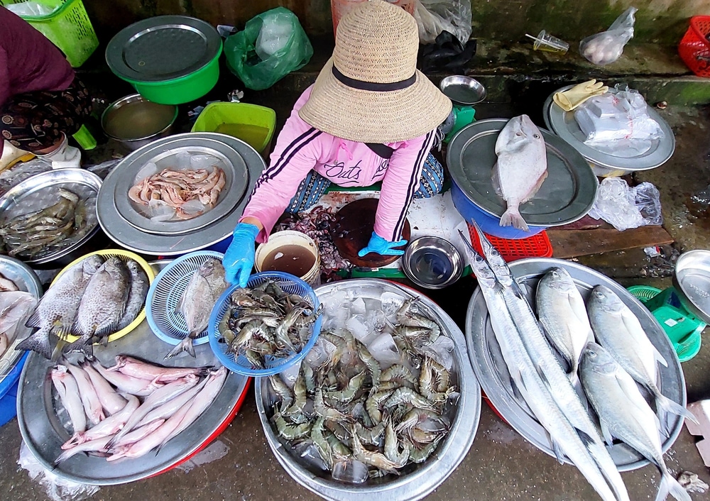 Chợ Phan Thiết nổi tiếng với các loại hải sản tươi sống 